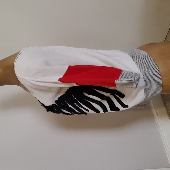 Gabby Isabella Zebra sweater Size medium - Picture 2 of 4